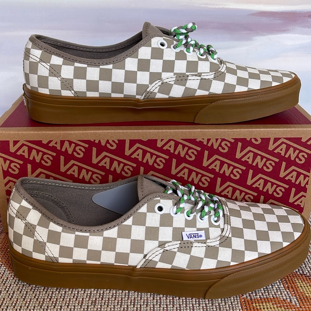 Vans WMNS Authentic
Checkerboard Moon Rock
VN0009PVCH8
Sneakers